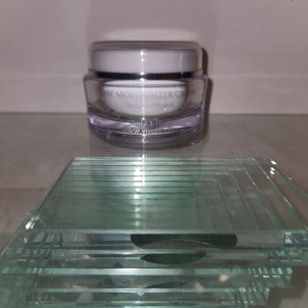 Day Moisturizers Cream Vivo Per Lei Dead Sea Salt 50ml Unopened